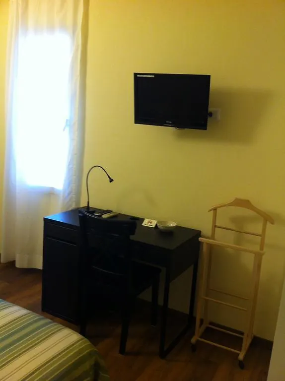 Albergo Il Cochino Montale  2*, Montale (Tuscany)
